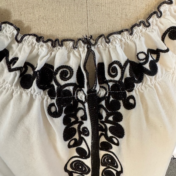 Embroidered Tunic - Picture 3 of 8